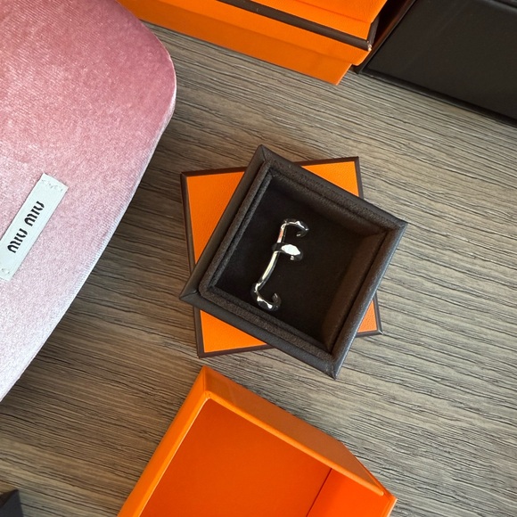 Hermes Clou d H silver single ear cuff - Picture 2 of 3